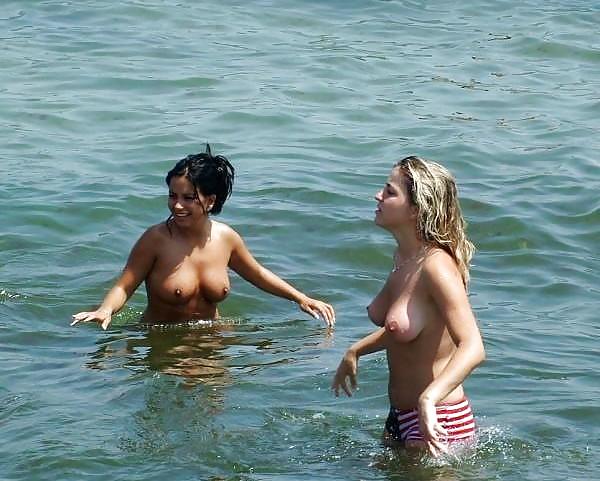 Porn Pics Naked beach 38.