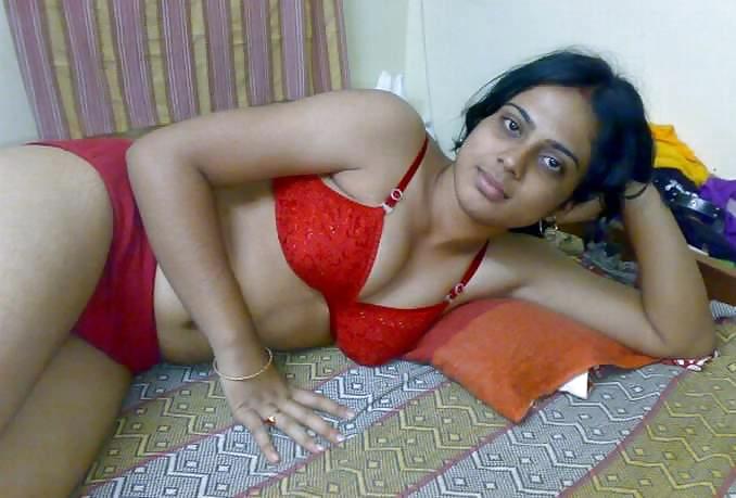 Porn Pics young and sexy Indian girls