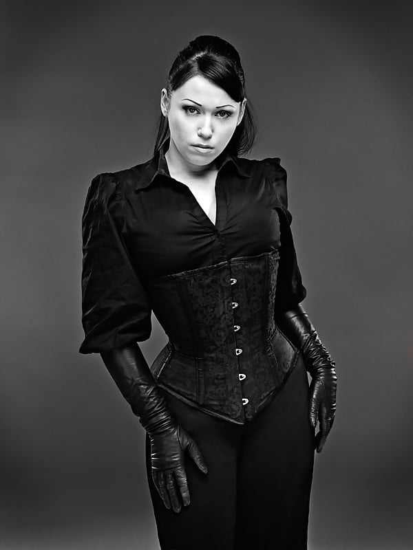 Porn Pics Leather Gloved Bitches - Whores & Amateurs