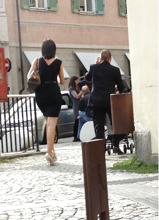 Porn Pics high heels in italian streets.tacchi per le vie italiane