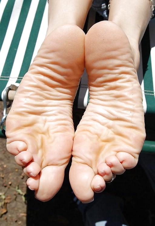 Porn Pics jerk that dick to these FEET 3