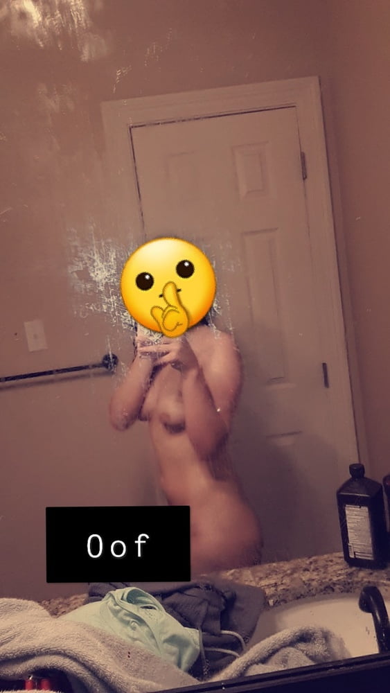 Horny white girls exposed - 13 Photos 