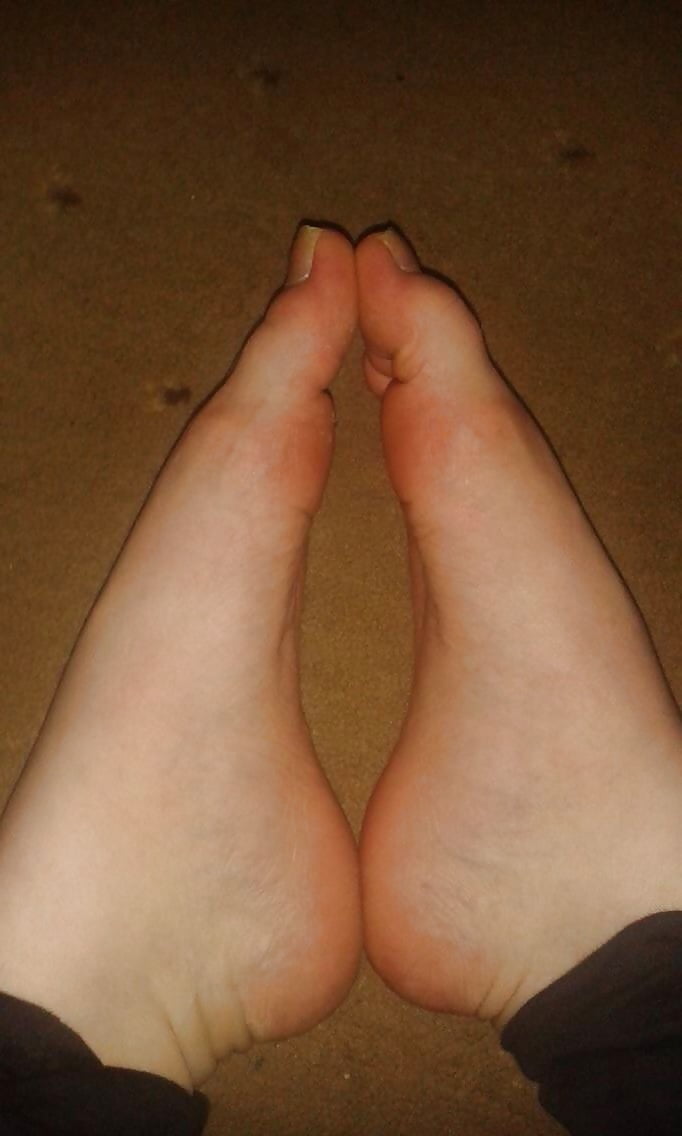 Porn Pics 19 year old teen girl feet, soles