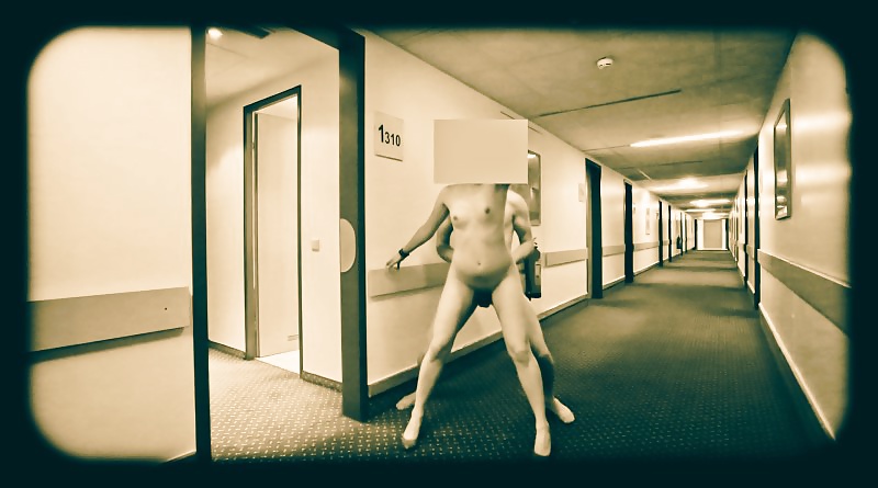Porn Pics risky hotel action in the afternoon