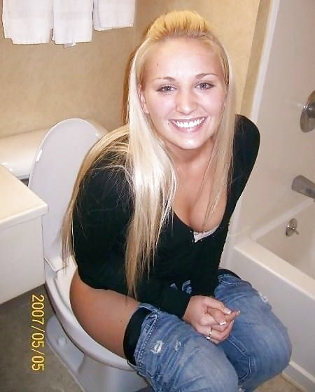 Porn Pics Blonde Woman Bathroom Pics