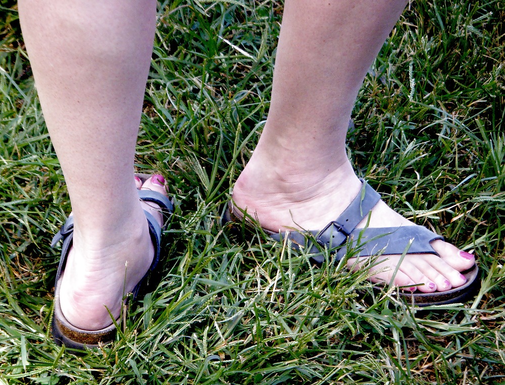 Porn Pics Pretty Women's Feet in Strappy Heels - No Trannies