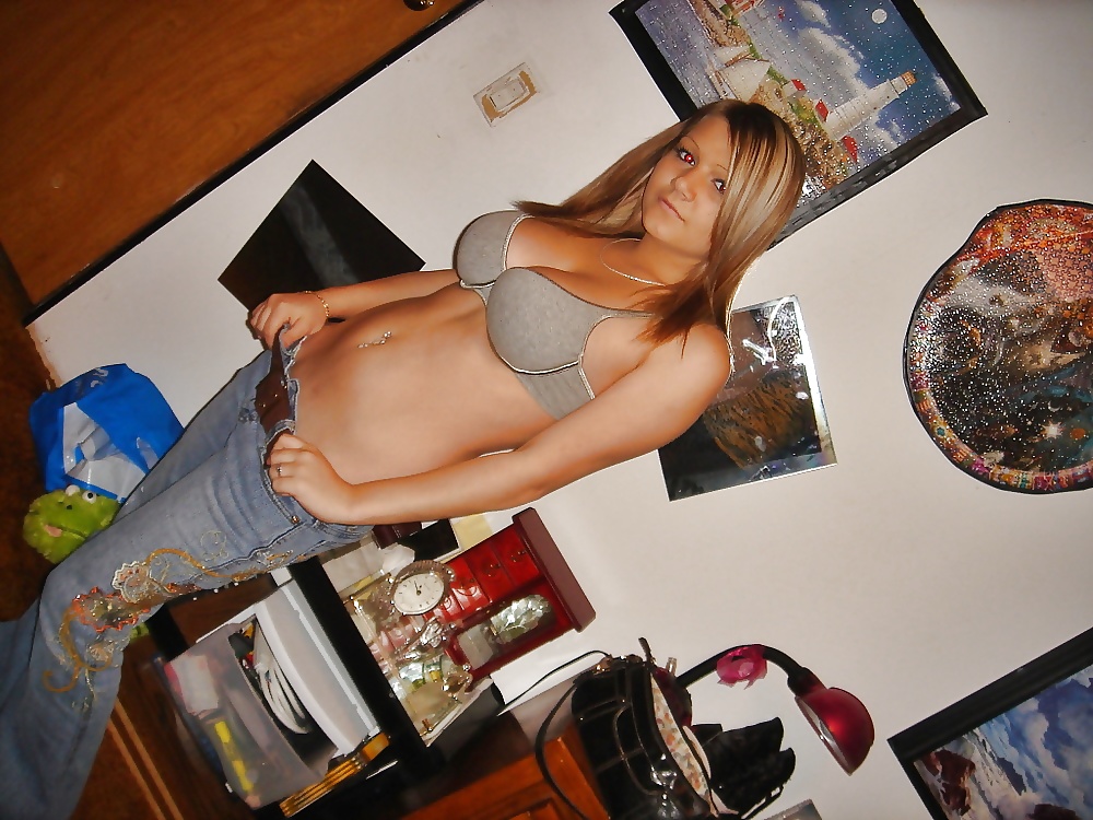 Porn Pics Pretty amateur girls 4