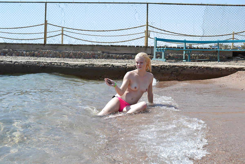 Porn Pics The beach 140