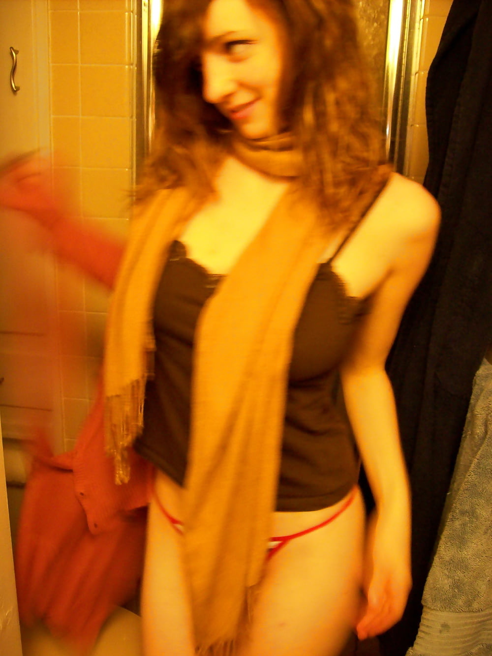 Porn Pics amateur brunette