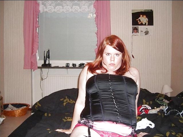 Porn Pics SmutDates Username 'RedsAngel'