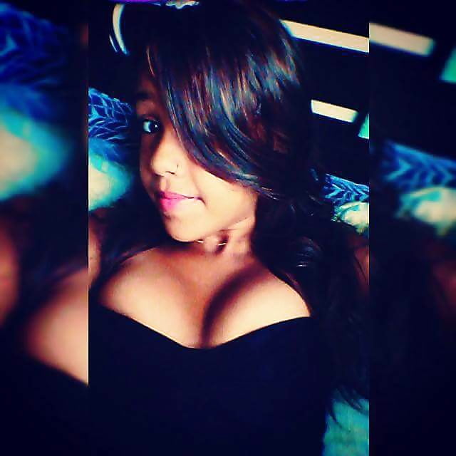 Porn Pics latinas joven babes cleavage big tits