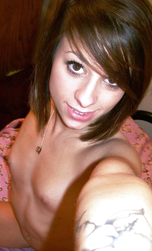 Porn Pics Cute petite brunettes Teen Girl private Selfie Posing