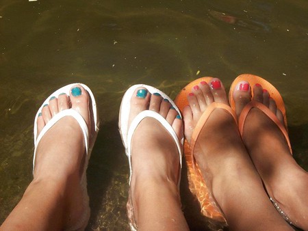 friends feet