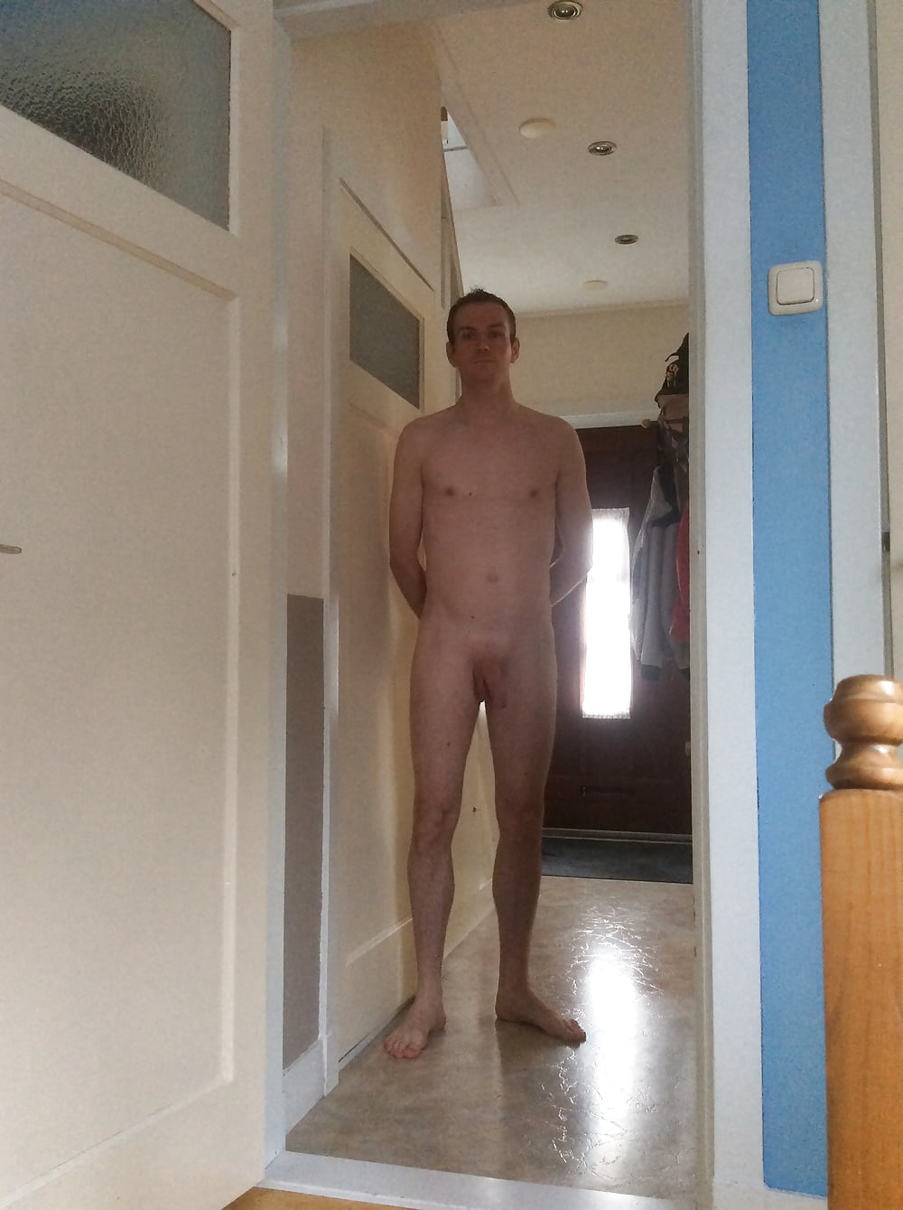 Porn Pics Naked posing inside my home and feeling frisky!