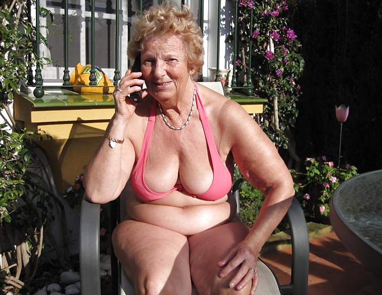 Porn Pics Older women in swimsuit.