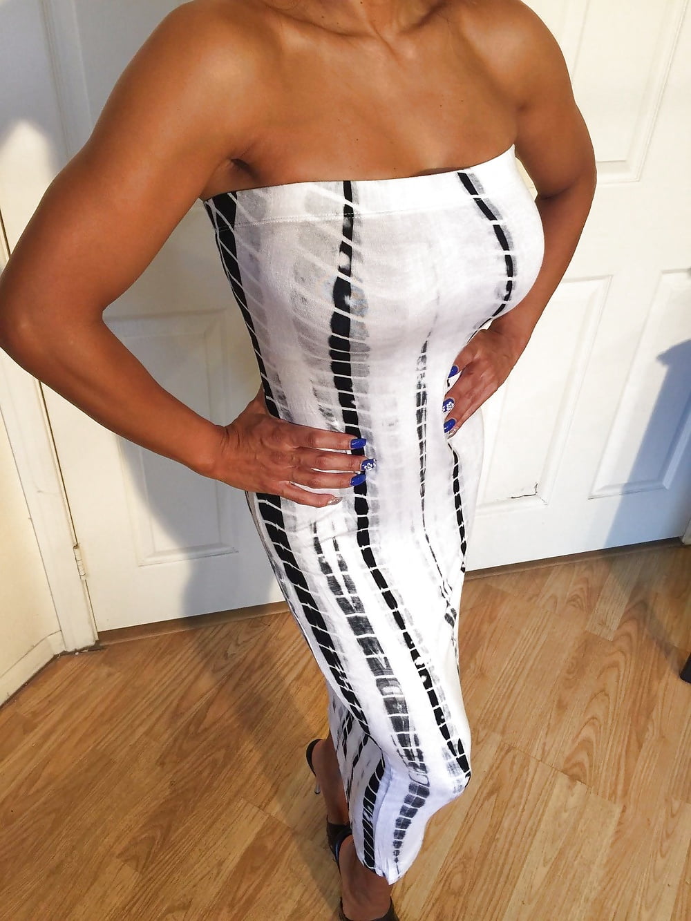 Porn Pics Busty eBay Seller #13