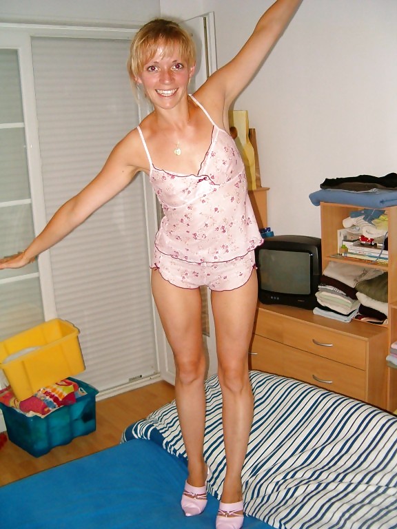 Porn Pics ALL AMATEUR - Here is CAROLINE