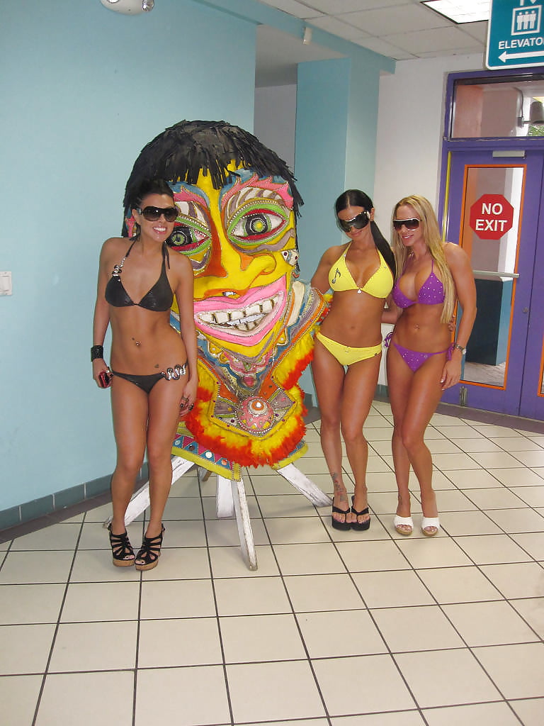 Porn Pics Andrea hot BIMBO MILF