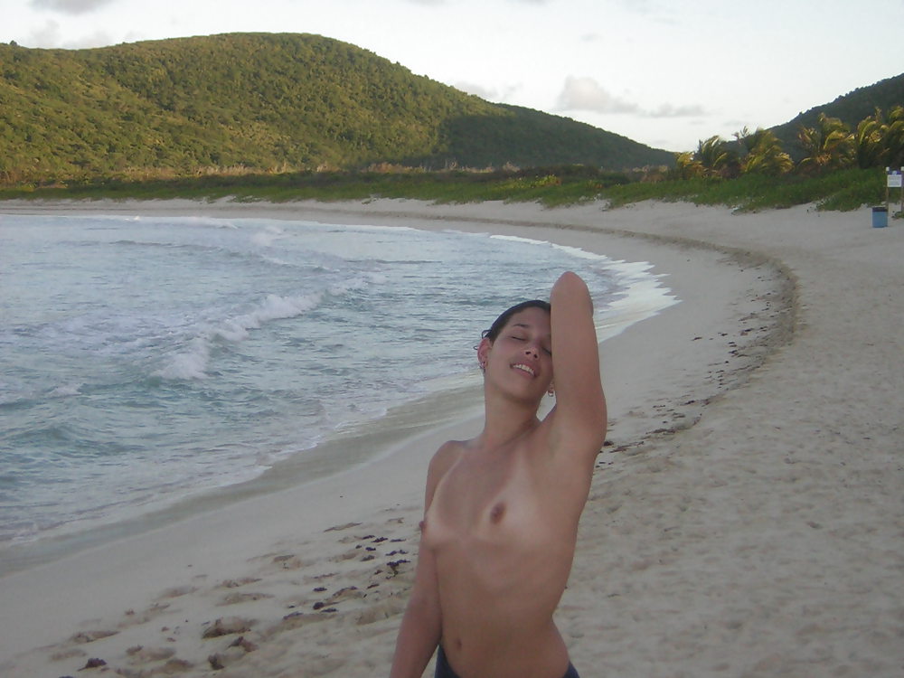 Porn Pics Cubanita girlfriend naked public beach