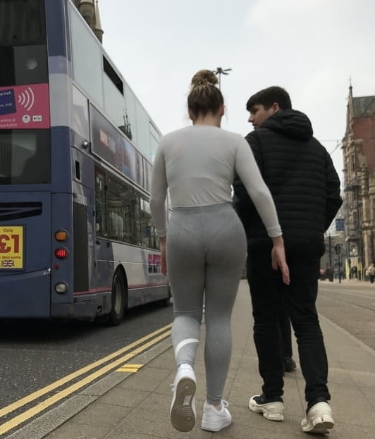  Look at that ass, I'll Steal Your Girlfriend - 20 Photos 