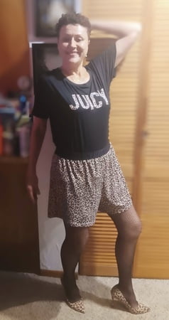 check out my new cougar lingerie stockings and pumps         