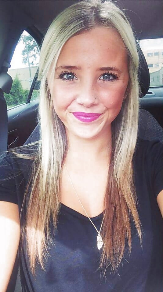 Porn Pics hot blond teen Micay exposed