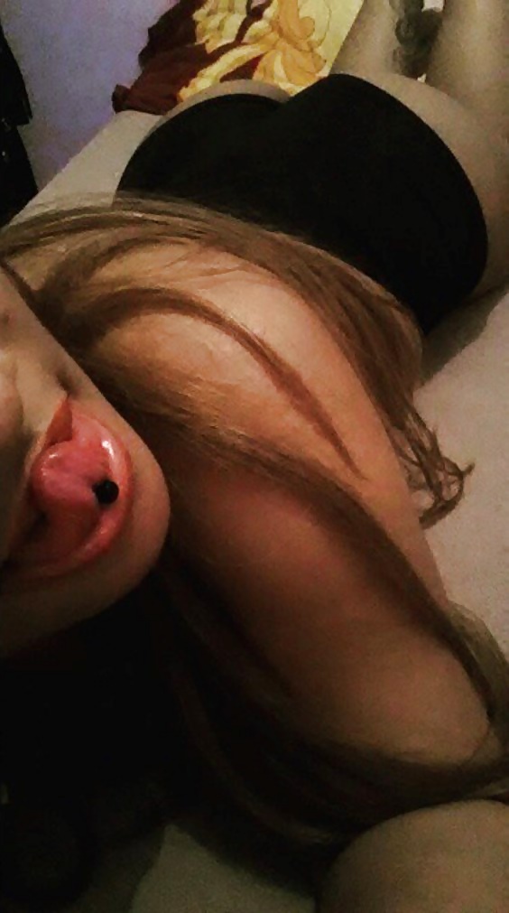 Porn Pics Ruth N. Chica facil, muy puta