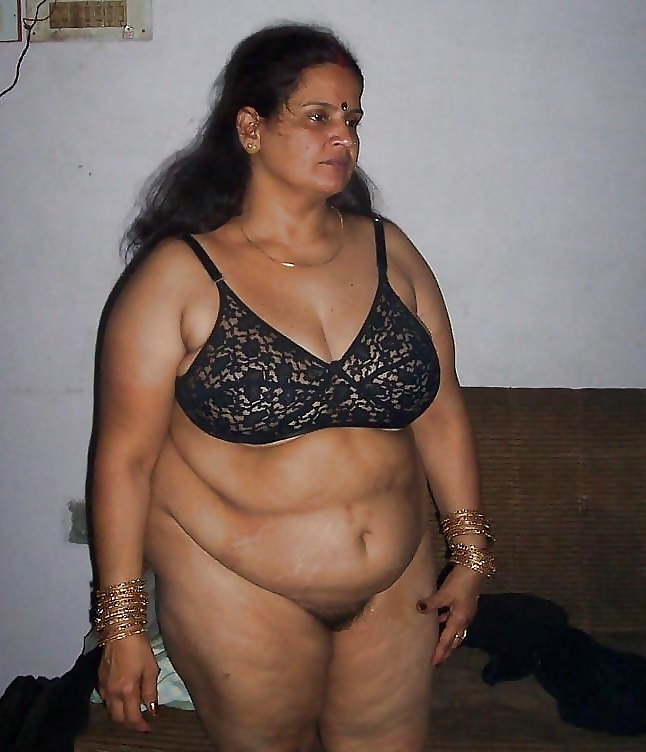 Indian Bbw Aunty With Huge Boobs 6 Bilder 