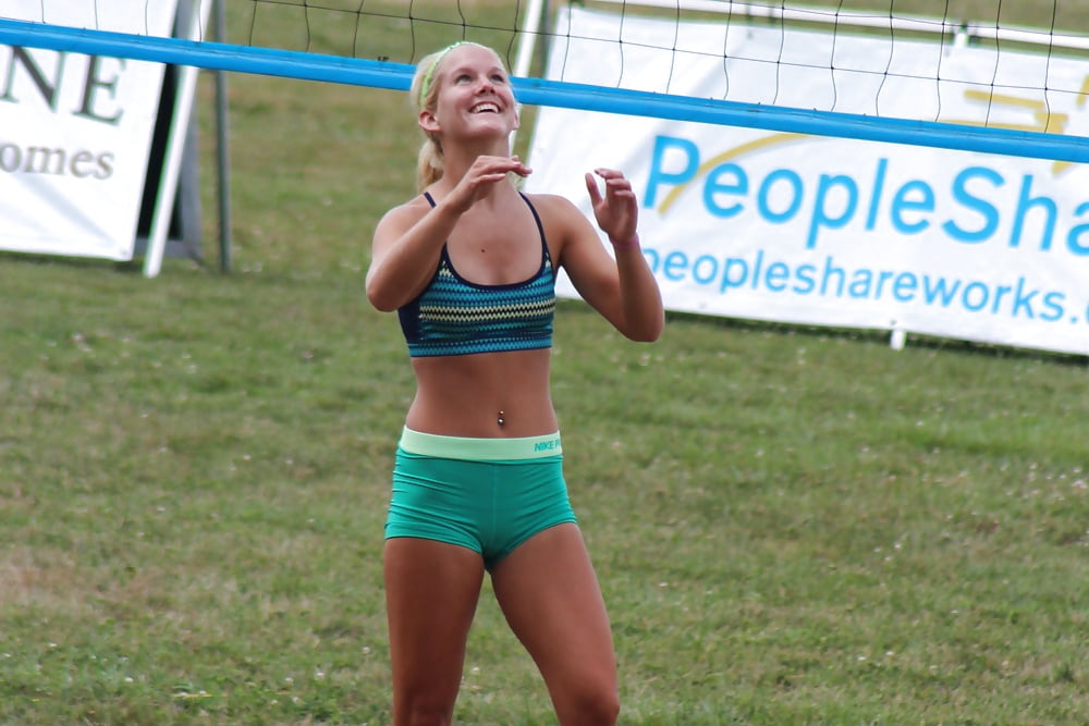 Porn Pics Candid young slut : sport III