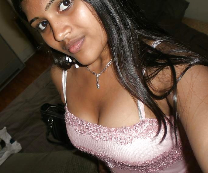 Porn Pics Middle Eastern, Indian etc Boobs and Cleavage