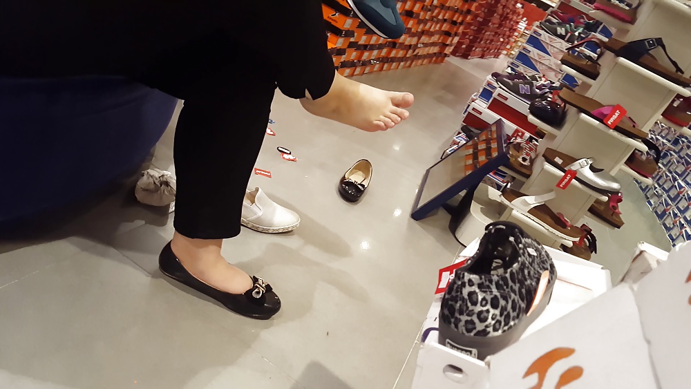 Porn Pics Turkish milf shoe store candid feet foot tores ayak