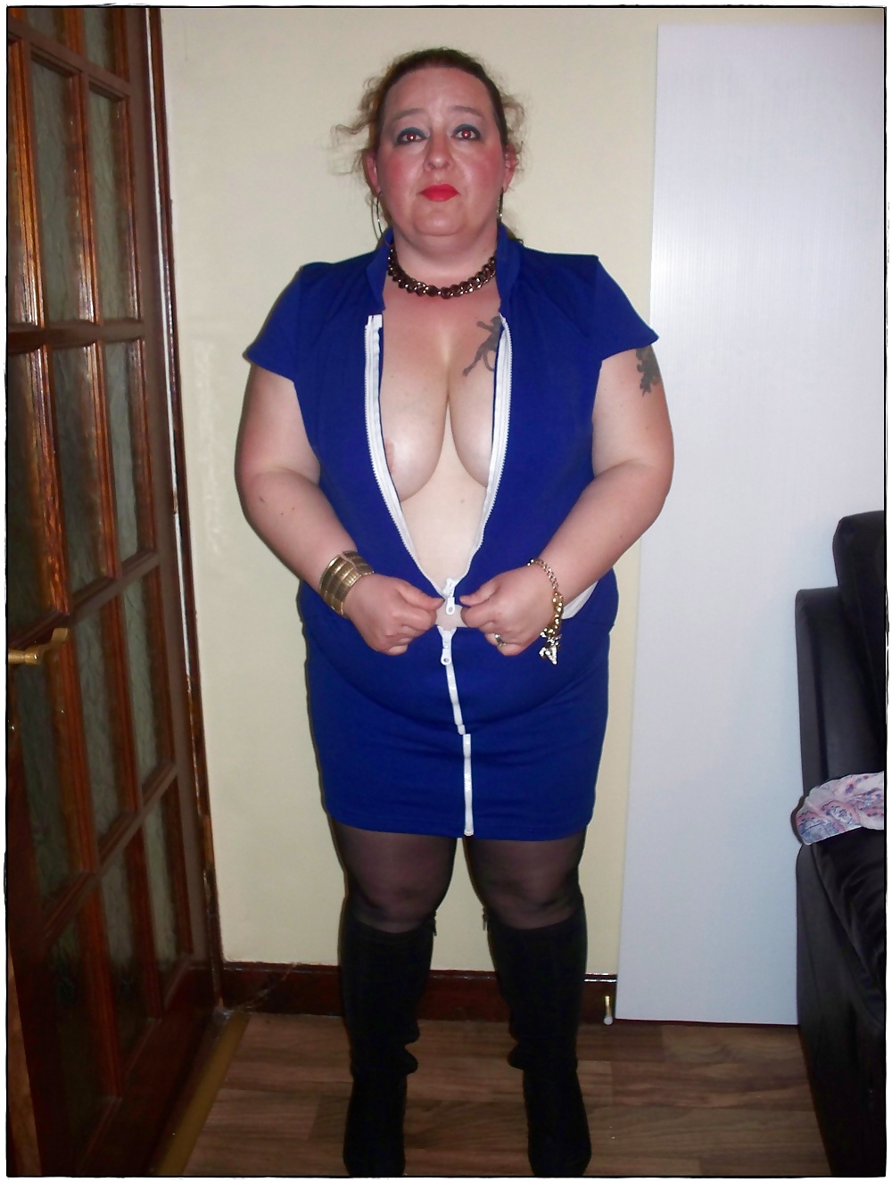 Porn Pics Pig karen dressed in blue