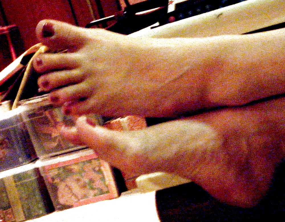 Porn Pics Candid Pics of my Wife's Toes -- No Trannies for a Change!