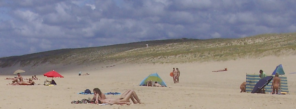Porn Pics Naked Beach Biarriz 2011 (5)