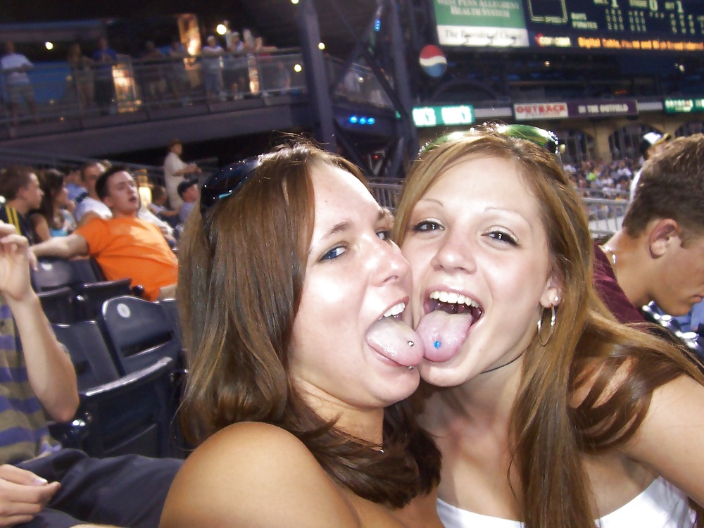 Porn Pics Teens open Mouth and tongues out