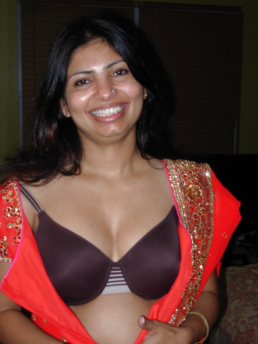 Porn Pics Smile a While - Indian Ladies on Camera!