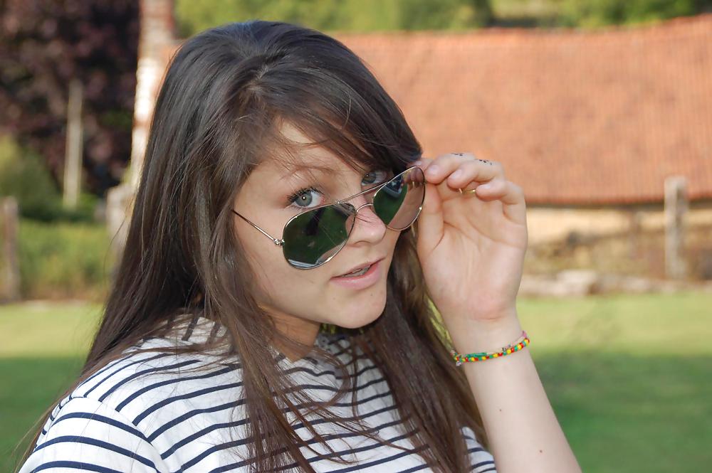 Porn Pics Only for comment and Jerking !