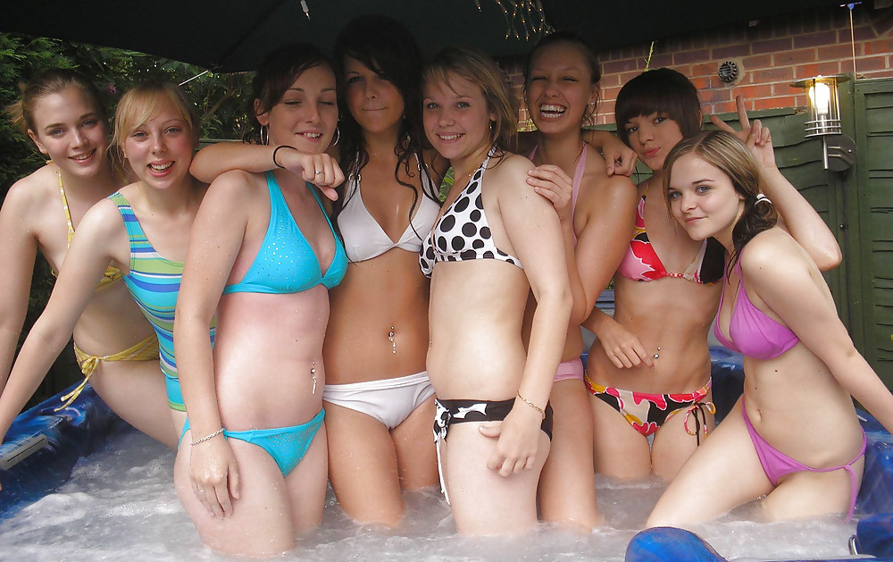 Porn Pics Girls in Groups 33