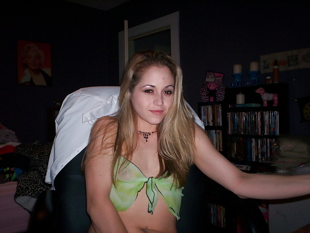 Porn Pics naughty blonde 6