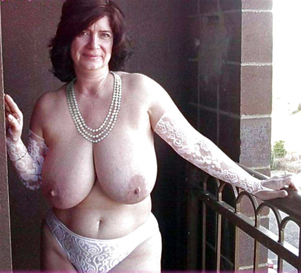 Skinny naked women with big boobs