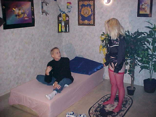 Porn Pics Blondye's first record, Violett teaching 1