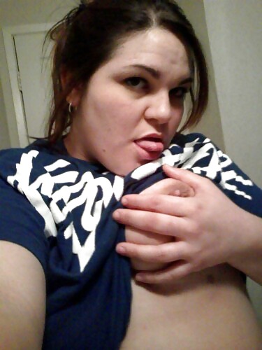 Porn Pics SmutDates.com Username 'BustyRoseS'