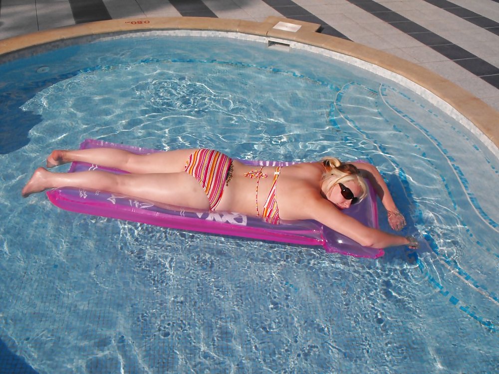 Porn Pics Girls Holiday