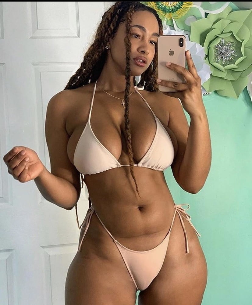 Big Ebony Tits Mix - 33 Photos 
