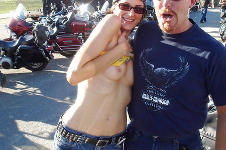 Biker Babes Flashing