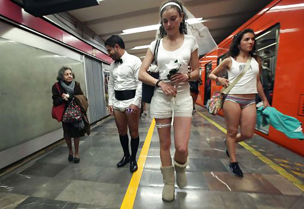 Porn Pics World Wide Strip Down For No Pants Subway Ride Day 2015