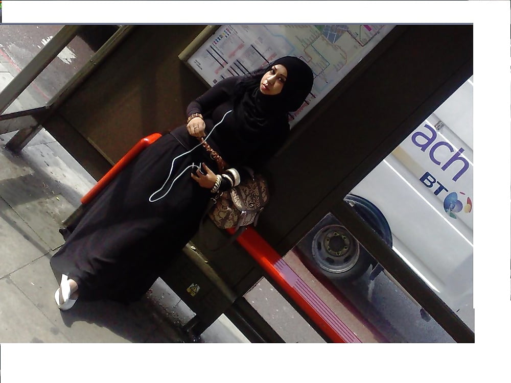 Porn Pics Non Nude Hijabi Teens Walking London UK Bengali Clothed