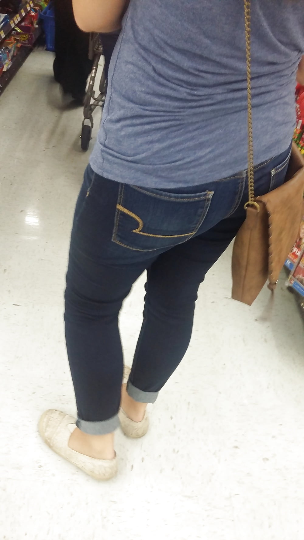 Porn Pics pregnant teen at wall mart