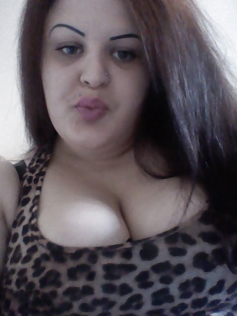 Porn Pics beurette grassouillette du 95