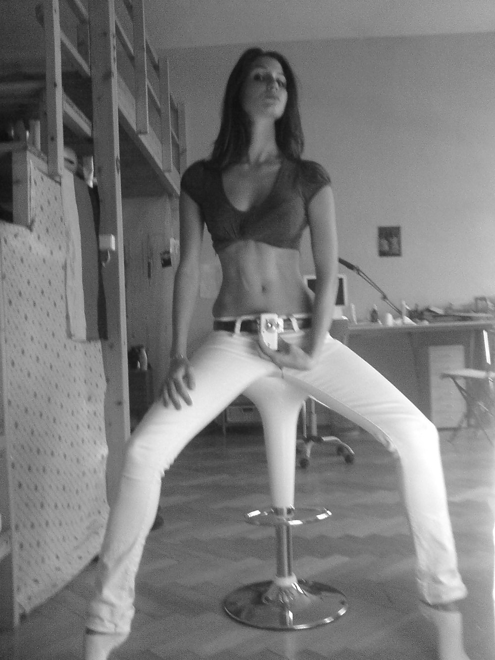 Porn Pics She knows that she is hot